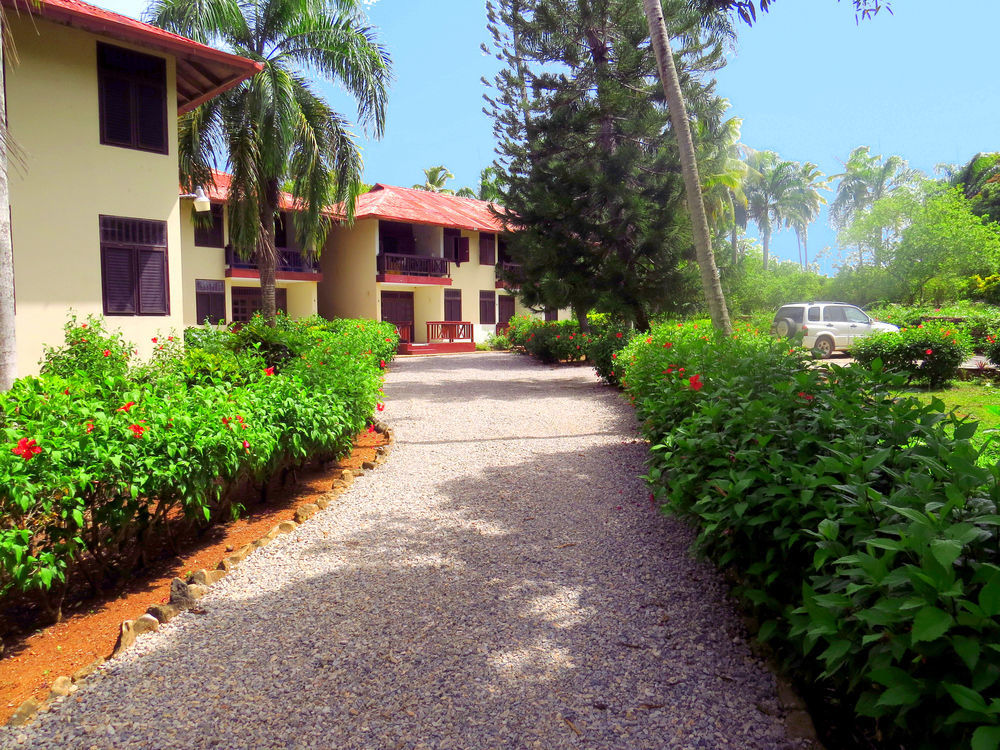 El Pelicano Apart-Hotel Las Galeras Exterior photo