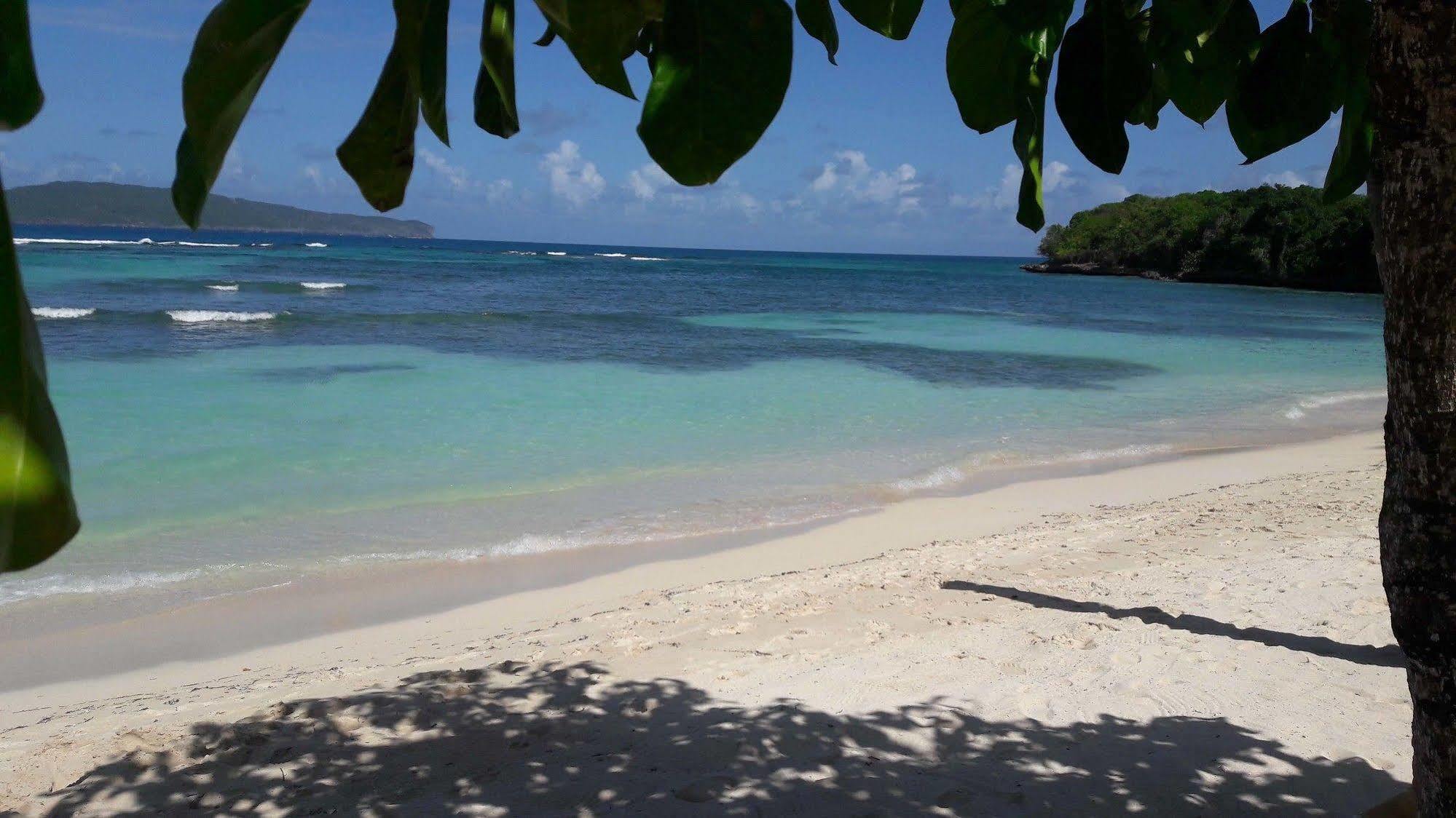 El Pelicano Apart-Hotel Las Galeras Exterior photo