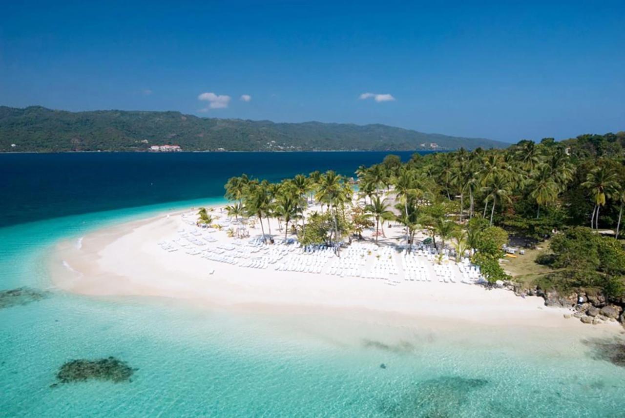 El Pelicano Apart-Hotel Las Galeras Exterior photo